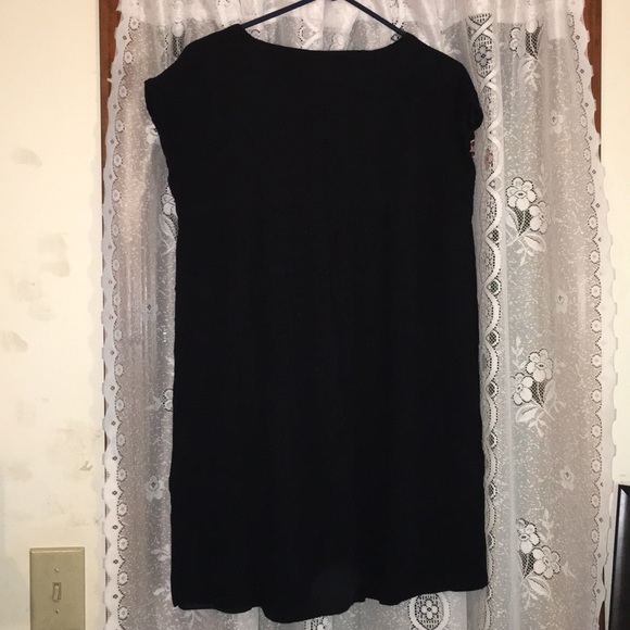 Dizzy Lizzy black dress with flower detail - Picture 2 of 4